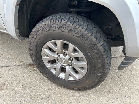 Used 2019 Toyota Tacoma SR5 image 11