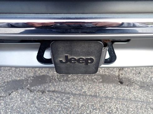 Certified 2019 Jeep Cherokee Limited w/ Trailer Tow Group image 6