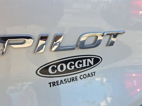 Used 2018 Honda Pilot Elite image 18