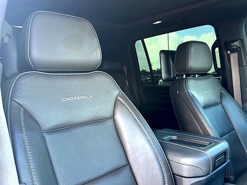 Used 2021 GMC Yukon XL Denali w/ Denali Premium Package RWD image 27