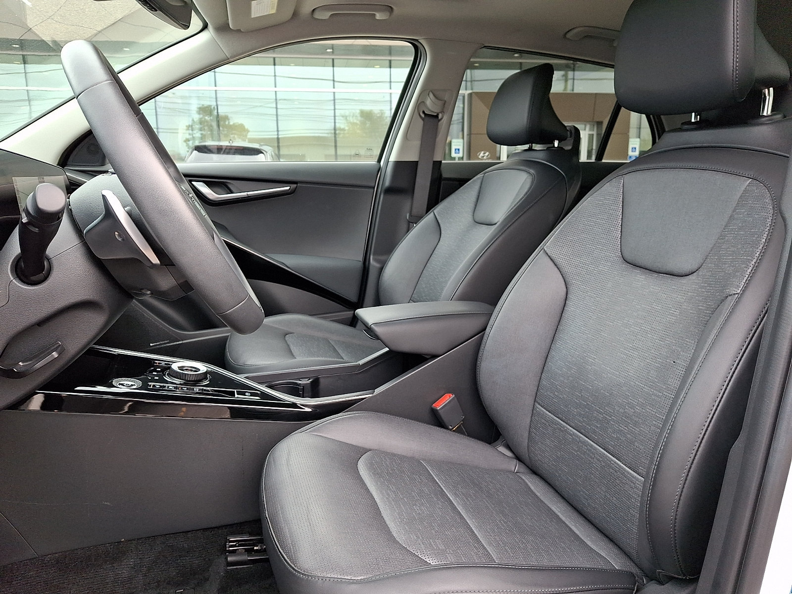 Used 2023 Kia Niro Wave w/ Wave Preserve Package FWD image 13