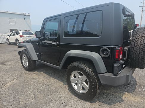 Used 2010 Jeep Wrangler Rubicon w/ Dual Top Group AWD/4WD image 6