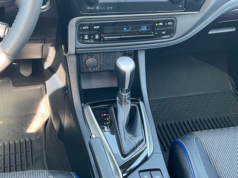 Used 2017 Toyota Corolla SE w/ SE Premium Package image 19