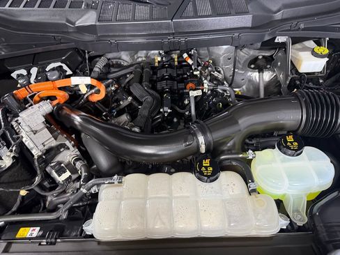 Used 2024 Ford F150 Lariat w/ Equipment Group 502A High AWD/4WD image 32