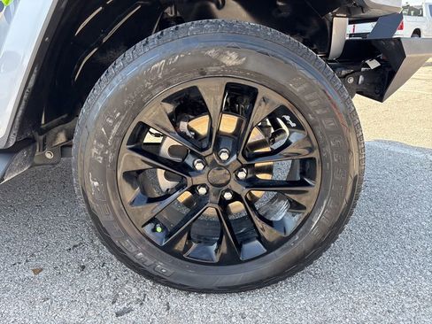 Used 2021 Jeep Wrangler Unlimited Sahara image 34