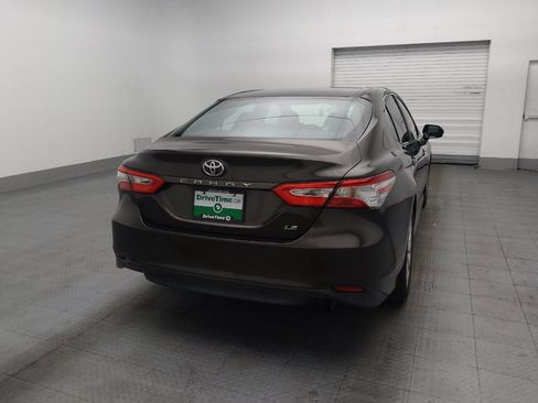 Used 2018 Toyota Camry LE FWD image 7