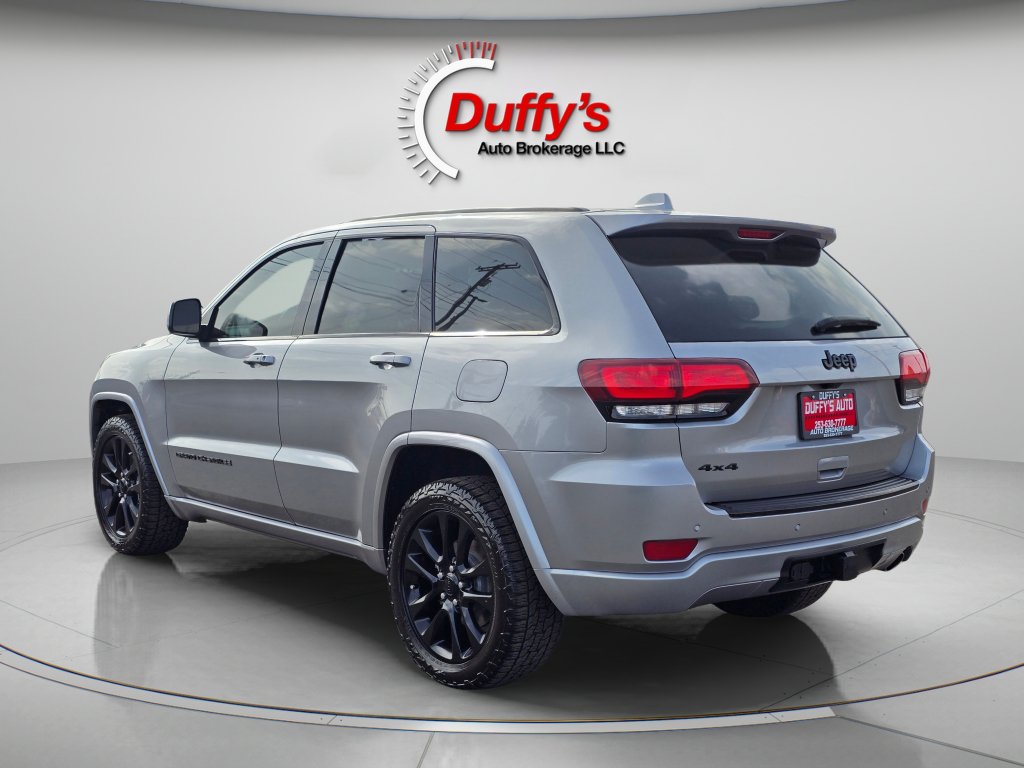Used 2017 Jeep Grand Cherokee Altitude AWD/4WD image 16