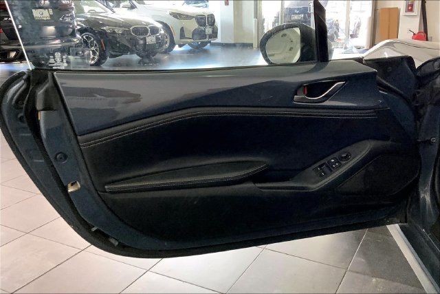 Used 2020 MAZDA MX-5 Miata RF Grand Touring RWD image 10