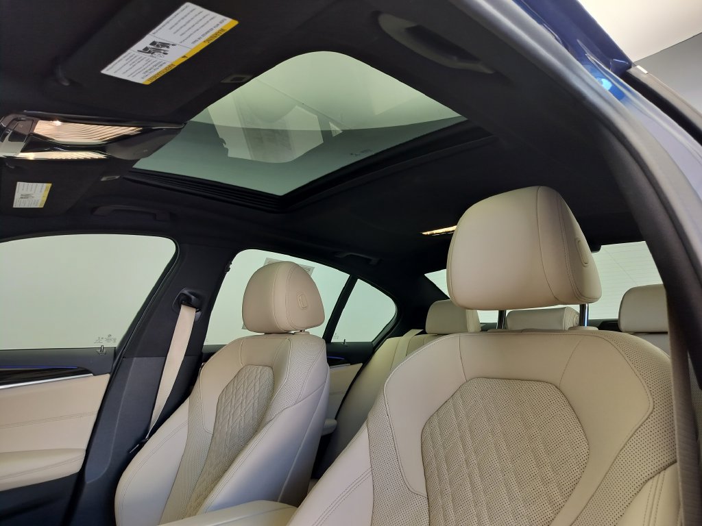 Certified 2021 BMW 540i w/ Convenience Package RWD image 10
