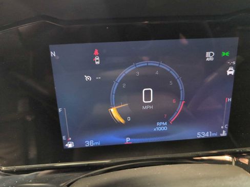 Used 2025 Chevrolet Trax RS w/ Driver Confidence Package image 11