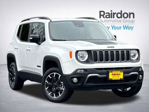 Used 2023 Jeep Renegade Latitude AWD/4WD image 1