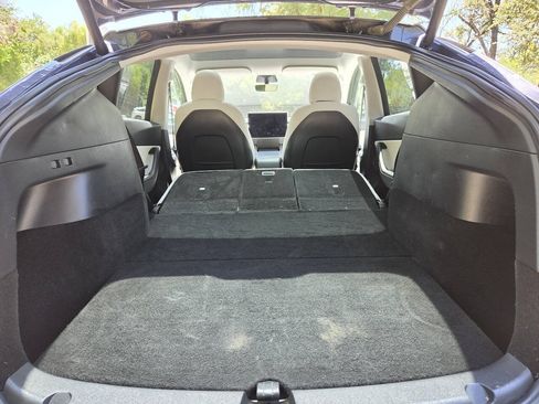 Used 2021 Tesla Model Y 2WD image 31