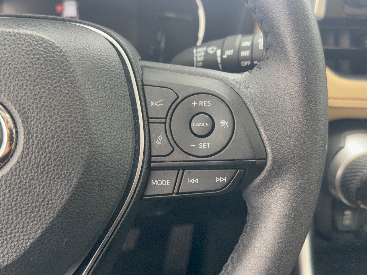Used 2024 Toyota RAV4 XLE Premium FWD image 19