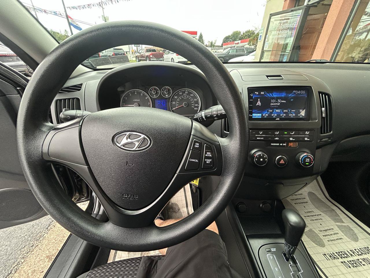 Used 2012 Hyundai Elantra GLS FWD image 12