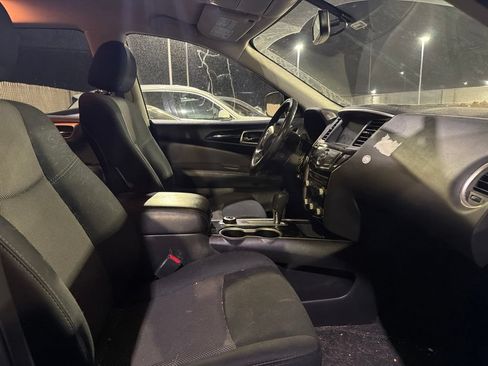 Used 2018 Nissan Pathfinder SV AWD/4WD image 10