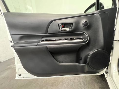 Used 2016 Toyota Prius C Two FWD image 7