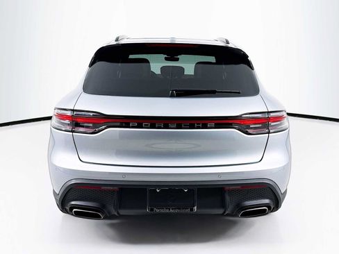 Certified 2026 Porsche Macan AWD/4WD image 10