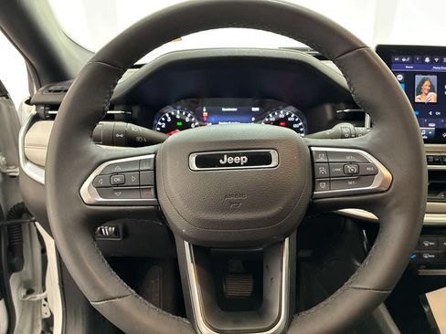 Used 2025 Jeep Compass Limited AWD/4WD image 14
