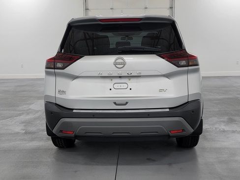 Used 2022 Nissan Rogue SV FWD image 8