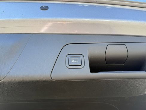 Used 2022 Buick Envision Essence w/ Technology Package II image 6