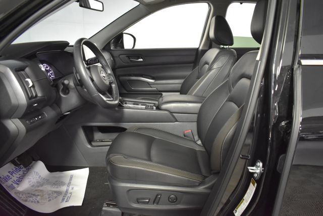 Certified 2025 Nissan Pathfinder SL AWD/4WD image 11