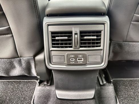 Certified 2025 Subaru Forester Premium AWD/4WD image 35
