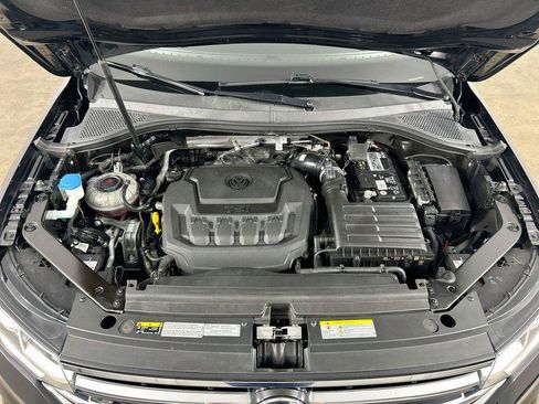 Certified 2022 Volkswagen Tiguan SEL R-Line AWD/4WD image 32