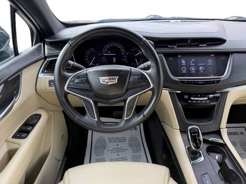 Used 2017 Cadillac XT5 Base 4dr SUV image 23