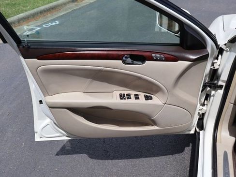 Used 2008 Buick Lucerne CXL w/ Driver Confidence Package FWD image 13