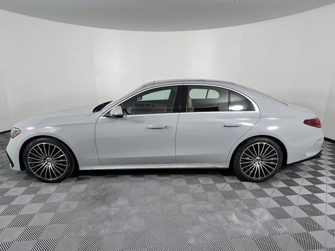 New 2026 Mercedes-Benz E 350 4MATIC Sedan image 9