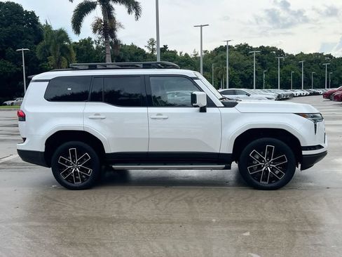 Certified 2025 Lexus GX 550 w/ Accessory Package (31) AWD/4WD image 8