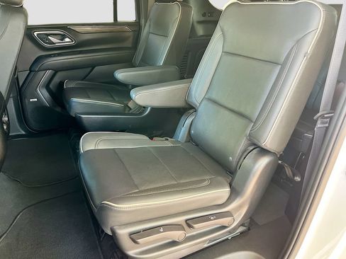 Used 2023 Chevrolet Suburban Premier RWD image 24