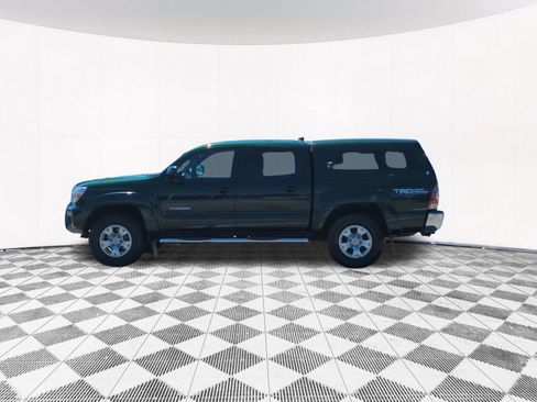 Used 2012 Toyota Tacoma 4x4 Double Cab w/ TRD Off-Road Pkg image 2