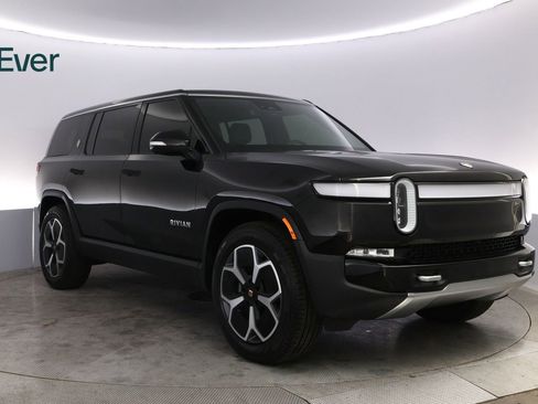 Used 2024 Rivian R1S Adventure AWD/4WD image 13