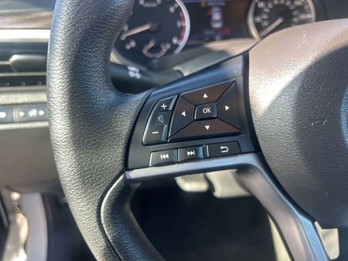 Used 2025 Nissan Altima 2.5 SV image 16