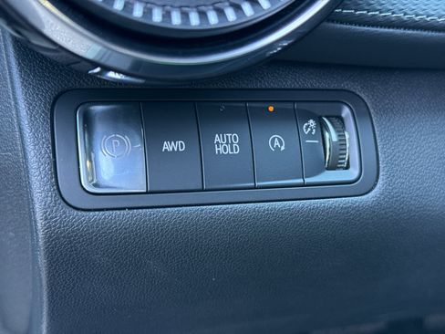 Used 2025 Chevrolet Equinox LT AWD/4WD image 13