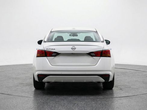 Used 2025 Nissan Altima 2.5 SV image 7