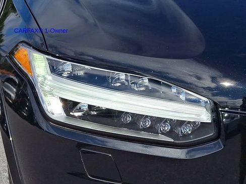 Certified 2025 Volvo XC90 T8 Plus w/ Protection Package Premier AWD/4WD image 10