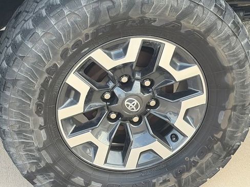 Used 2023 Toyota Tacoma TRD Off-Road w/ Technology Package image 8
