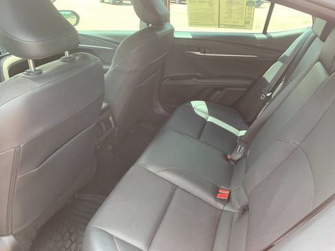 Used 2025 Toyota Camry XLE FWD image 15