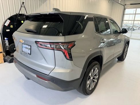 Used 2026 Chevrolet Equinox LT AWD/4WD image 3