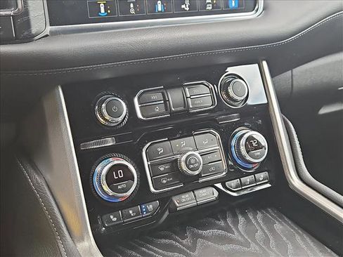 Used 2022 GMC Yukon Denali AWD/4WD image 15