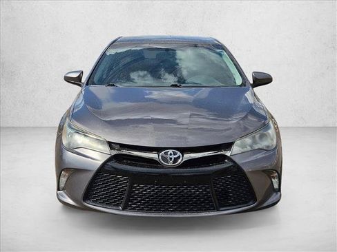 Used 2017 Toyota Camry SE FWD image 2