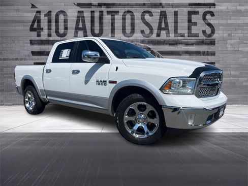 Used 2018 RAM 1500 Laramie AWD/4WD image 1