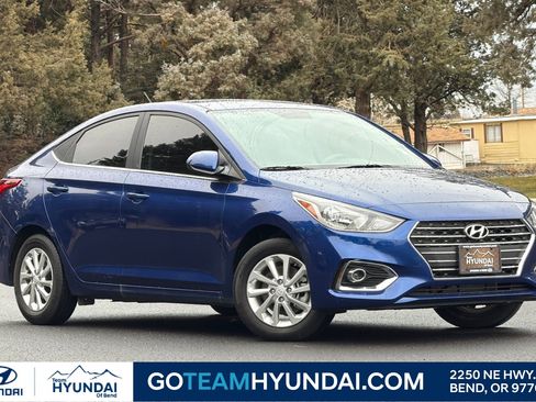Used 2022 Hyundai Accent SEL image 1