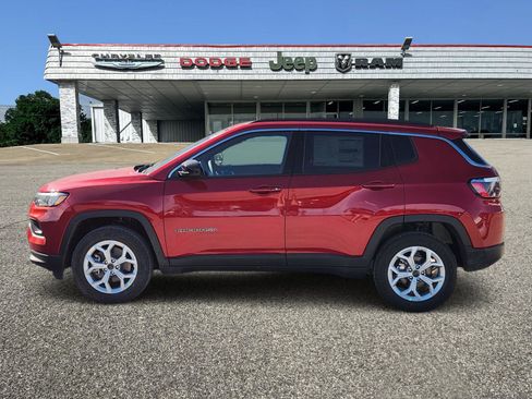 New 2026 Jeep Compass Latitude image 3