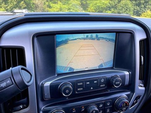 Used 2019 GMC Sierra 1500 SLE w/ SLE Value Package AWD/4WD image 11