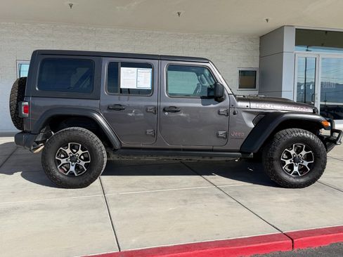 Used 2018 Jeep Wrangler Unlimited Rubicon image 2