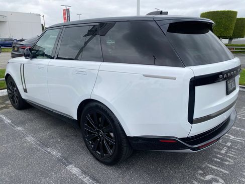 Used 2023 Land Rover Range Rover SE AWD/4WD image 2