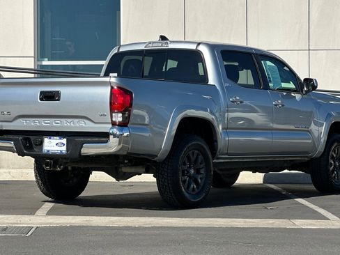 Used 2022 Toyota Tacoma TRD Off-Road image 3